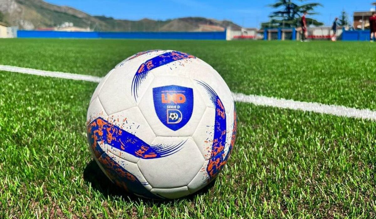 Pallone Serie D 1200x751 1 e1722130476666