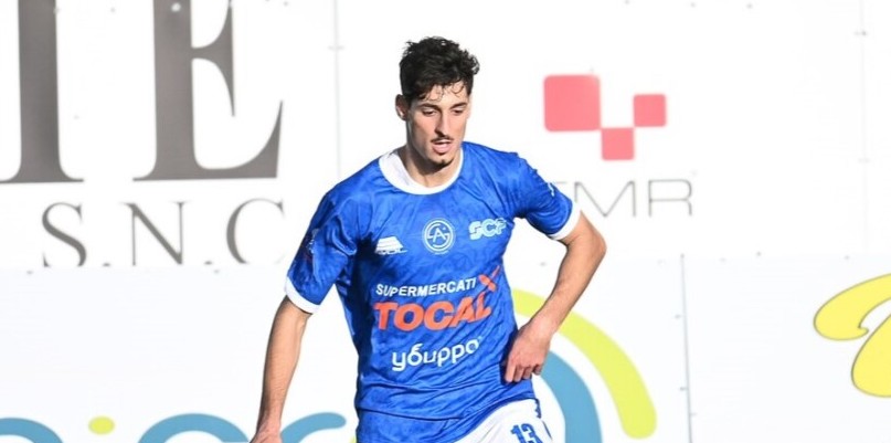 Ruben Falla gestisce un possesso 1