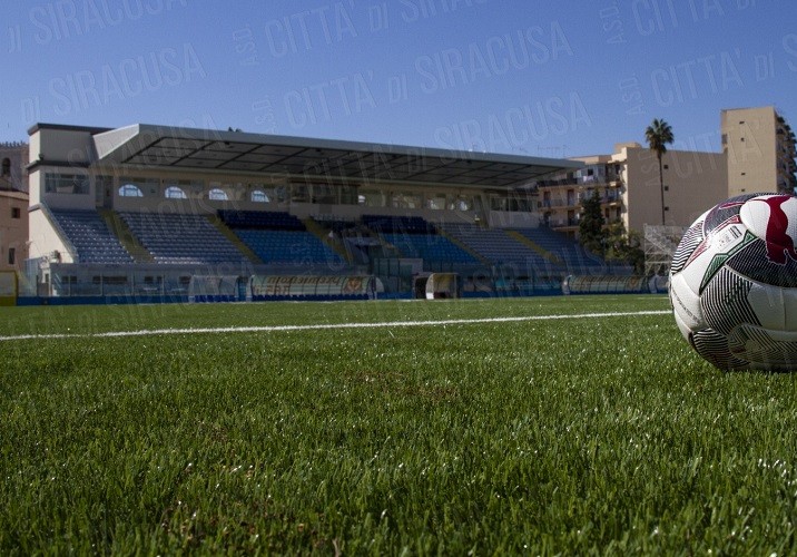STADIO, Corsa per il manto del De Simone 1 stadio de simone